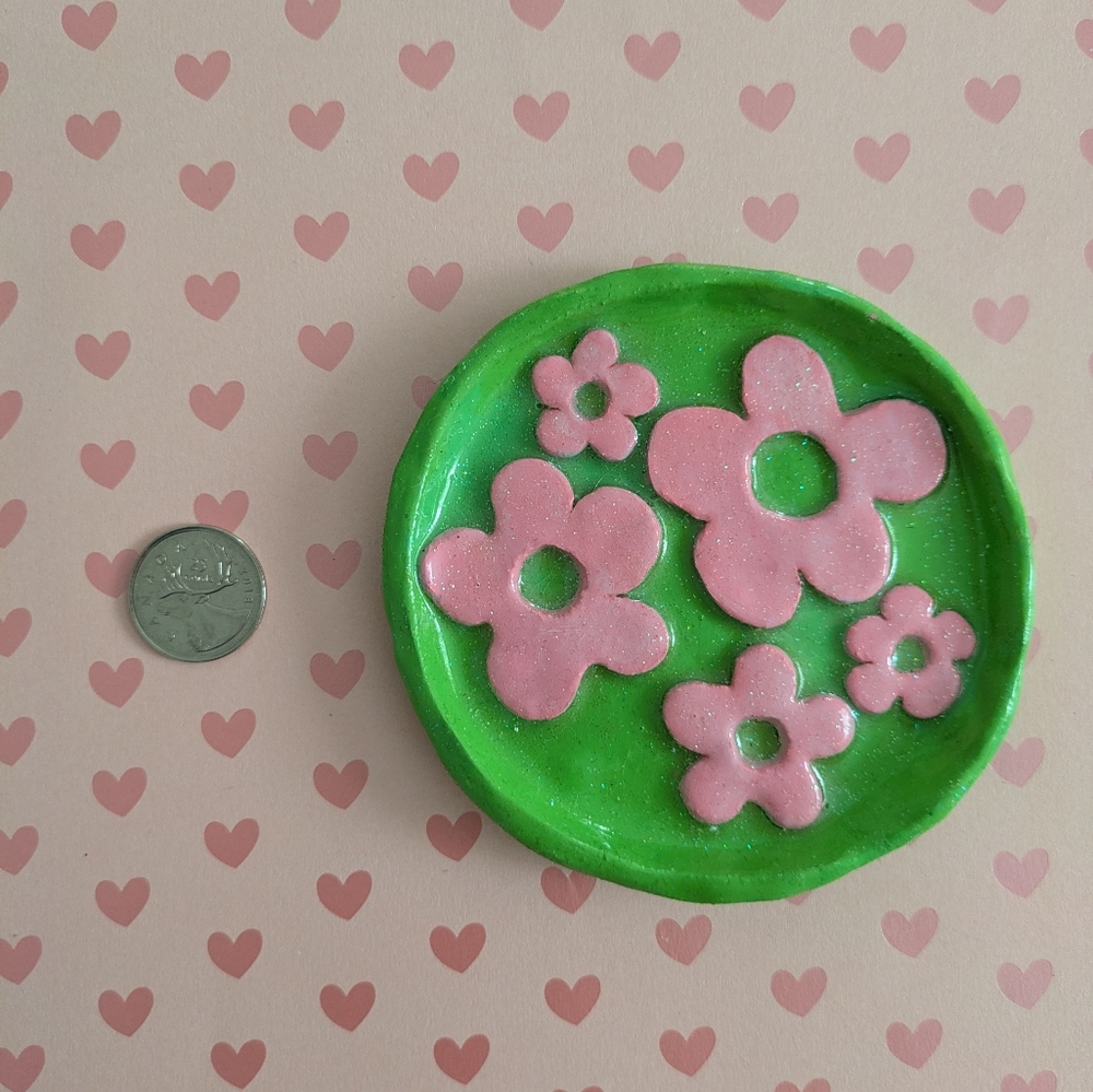 Handmade Y2K Flower Heart Clay Trinket Dish - Picture 2 of 4